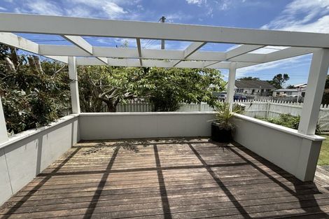 Photo of property in 20 Karaka Street, Merrilands, New Plymouth, 4312