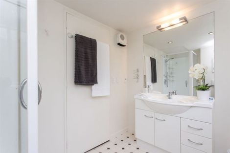 Photo of property in 113 Gardiners Road, Harewood, Christchurch, 8051