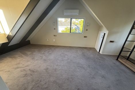 Photo of property in 3/76 Kaurilands Road, Titirangi, Auckland, 0604