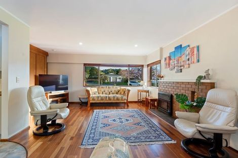 Photo of property in 15 Fleetwood Grove, Waikanae, 5036