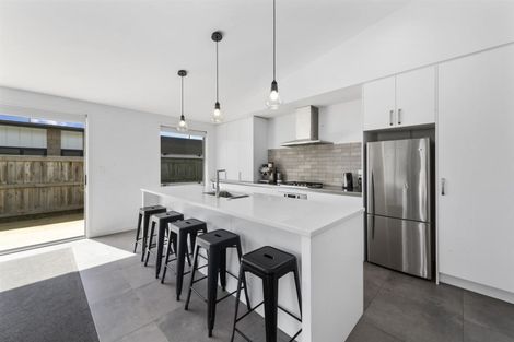 Photo of property in 37 Awataha Crescent, Pyes Pa, Tauranga, 3110