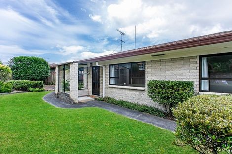 Photo of property in 6 Youngs Road, Papakura, 2110