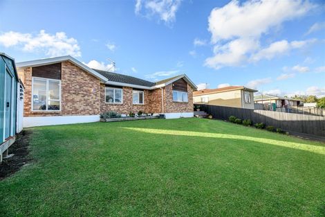 Photo of property in 6 San Bernadino Drive, Henderson, Auckland, 0612
