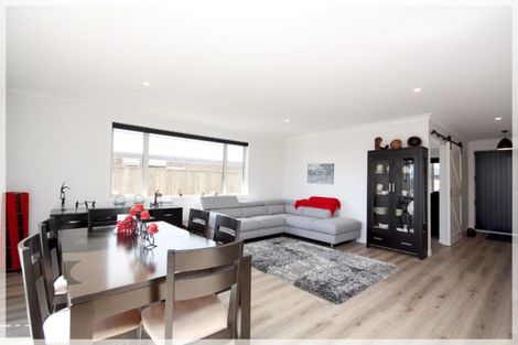 Photo of property in 9 Story Street, Foxton Beach, Foxton, 4815