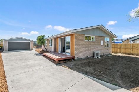 Photo of property in 9 Betula Place, Parklands, Christchurch, 8083