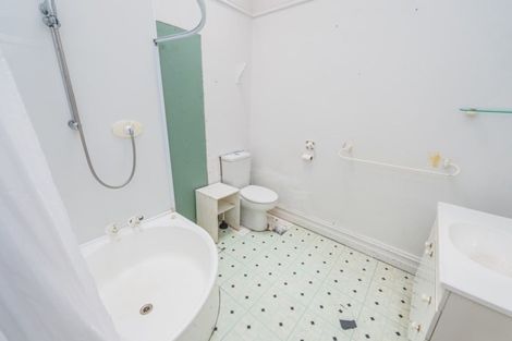 Photo of property in 25 Mason Terrace, Gonville, Whanganui, 4501