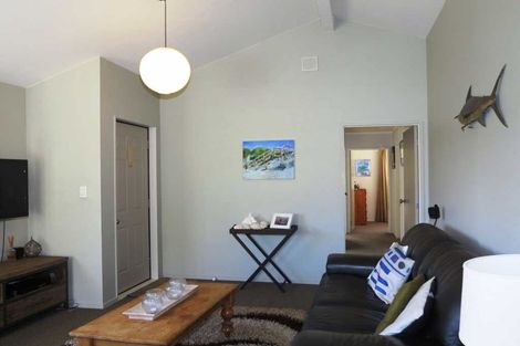 Photo of property in 2/29 Beaudine Avenue, Glenfield, Auckland, 0629