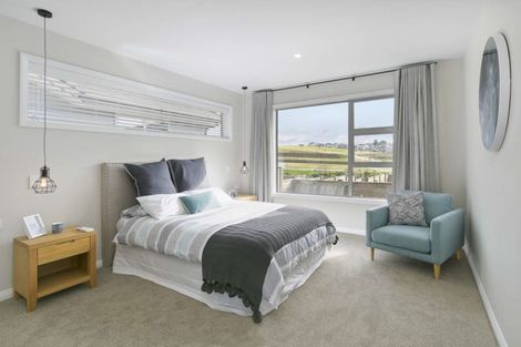 Photo of property in 3 Eric Gifford Drive, Ranui, Auckland, 0612