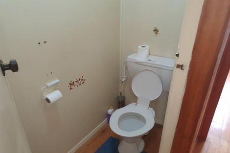 Photo of property in 92 Cook Street, Marfell, New Plymouth, 4310