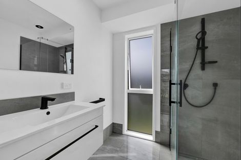 Photo of property in 42 County Drive, Hawera, 4610