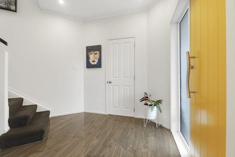 Photo of property in 49a The Esplanade, Eastern Beach, Auckland, 2012