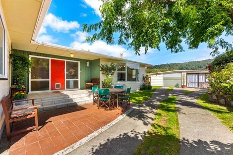 Photo of property in 17 Momona Street, Wainuiomata, Lower Hutt, 5014