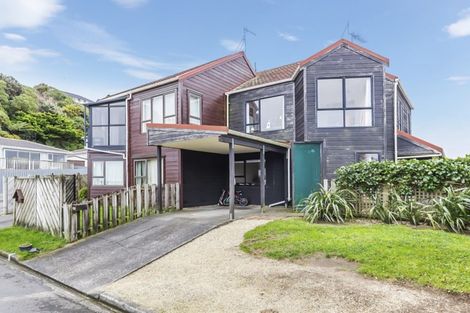 Photo of property in 2/45 Wye Street, Island Bay, Wellington, 6023