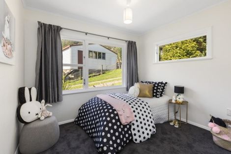 Photo of property in 28 Lowry Crescent, Stokes Valley, Lower Hutt, 5019