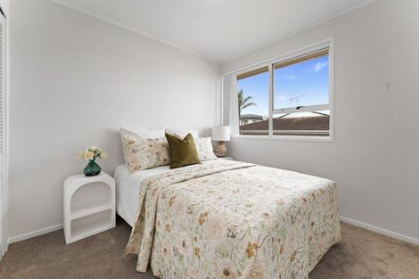 Photo of property in 2/48 Archmillen Avenue, Pakuranga Heights, Auckland, 2010