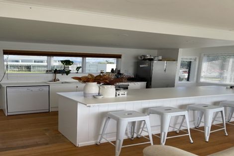 Photo of property in 107 Karewa Parade, Papamoa Beach, Papamoa, 3118