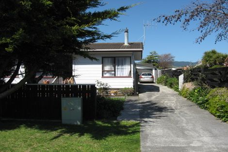 Photo of property in 5 Rosewood Place, Paraparaumu, 5032