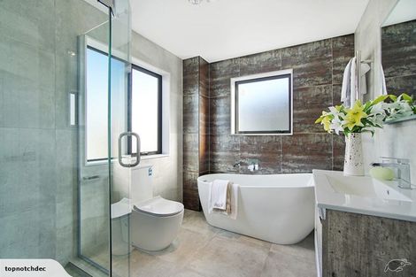 Photo of property in 18 Observation Green, Hobsonville, Auckland, 0616