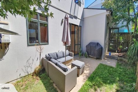 Photo of property in 2/69 Target Road, Totara Vale, Auckland, 0629