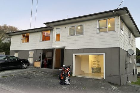 Photo of property in 1 Cyril Way, Paparangi, Wellington, 6037