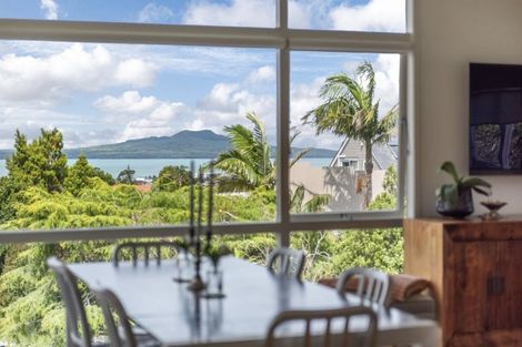 Photo of property in 53 Parr Terrace, Castor Bay, Auckland, 0620