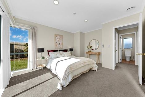 Photo of property in 3 Russett Grove, Henderson, Auckland, 0612