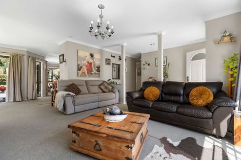 Photo of property in 12 Rangiwhea Road, Waiuku, 2123