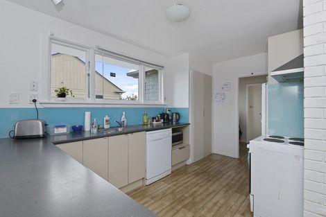 Photo of property in 56 Middlepark Road, Sockburn, Christchurch, 8042