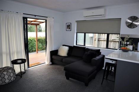 Photo of property in 10 Hinau Street, New Lynn, Auckland, 0600