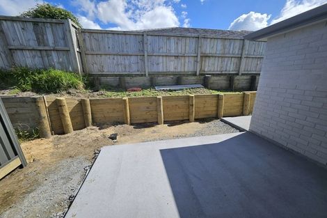 Photo of property in 27 Hammick Crescent, Pyes Pa, 3112