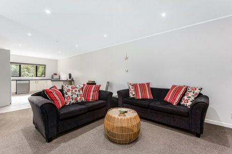 Photo of property in 3 Oak Avenue, Paremata, Porirua, 5024