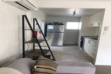 Photo of property in 2/58 Amaru Road, One Tree Hill, Auckland, 1061