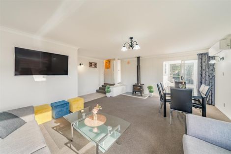 Photo of property in 21 Totara Park Road, Clouston Park, Upper Hutt, 5018