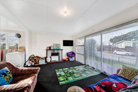 Photo of property in 2 Newbury Place, Waitara, 4320