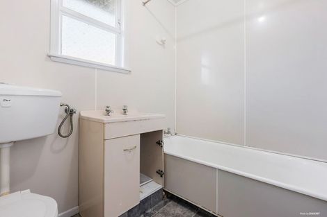 Photo of property in 33 Tairere Crescent, Rosehill, Papakura, 2113