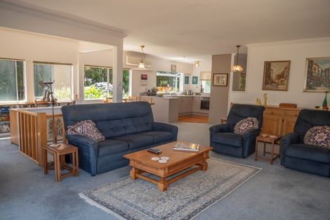 Photo of property in 8 Kotare Drive, Coopers Beach, 0420