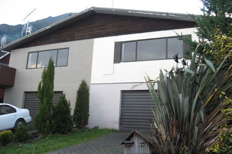 Photo of property in 4b Cameron Place, Fernhill, Queenstown, 9300