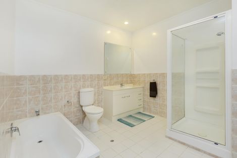 Photo of property in Maddison Apartments, 2/6c Queen Street, Palmerston North, 4410