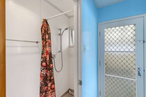 Photo of property in 23 Fernleigh Avenue, Waiuku, 2123