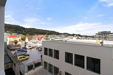 Photo of property in 17 Kent Terrace - Kent Apartments, 5c/16 Kent Terrace, Mount Victoria, Wellington, 6011