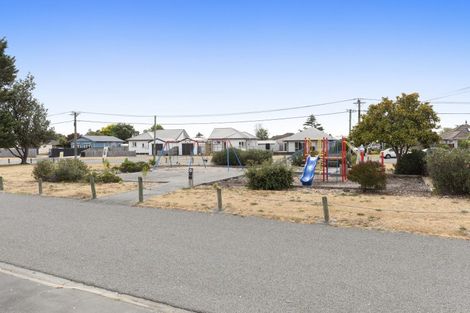 Photo of property in 30 Cuffs Road, Wainoni, Christchurch, 8061