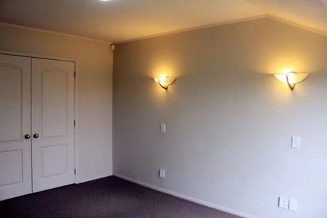 Photo of property in 1/123 Wiseley Road, West Harbour, Auckland, 0618