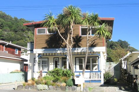 Photo of property in 14 Matipo Street, Eastbourne, Lower Hutt, 5013