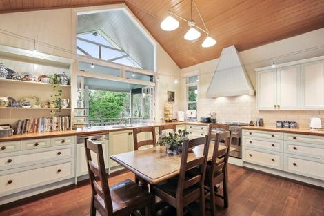 Photo of property in 3 Daphne Harden Lane, Paremoremo, Auckland, 0632