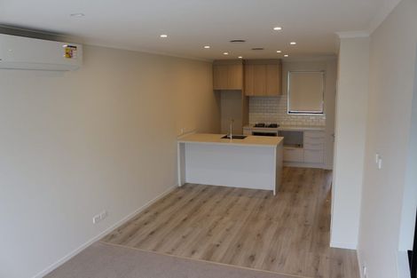 Photo of property in 43 Periko Way, Takanini, 2112