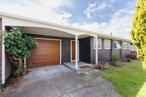 Photo of property in 5 Westhaven Grove, Takaro, Palmerston North, 4412