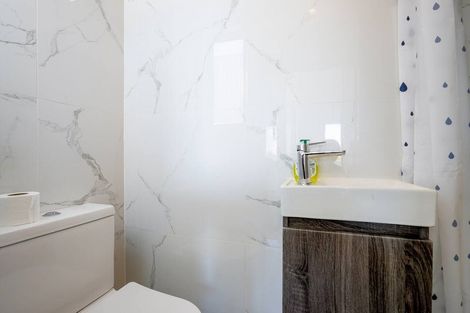 Photo of property in 2/172 Clovelly Road, Bucklands Beach, Auckland, 2012