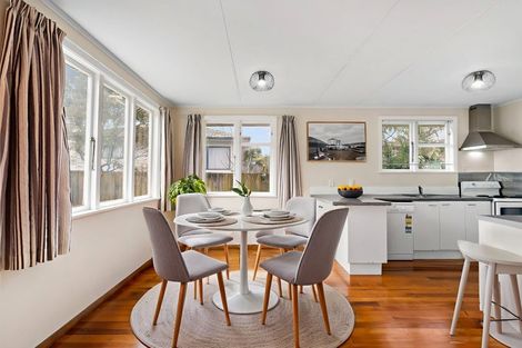 Photo of property in 6b Waikaremoana Place, Pakuranga Heights, Auckland, 2010