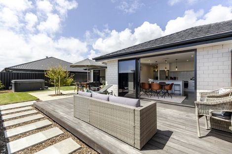 Photo of property in 247 Huatoki Street, Upper Vogeltown, New Plymouth, 4310