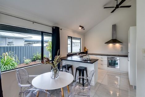 Photo of property in 44a Warwick Crescent, Taradale, Napier, 4112